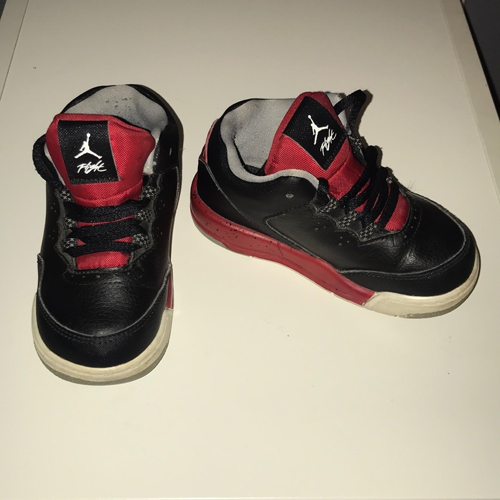 Toddler size 7 Jordan Flight sneakers
